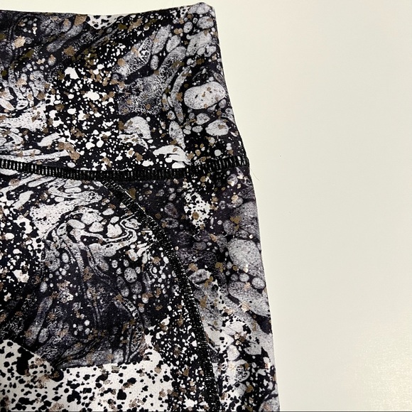 Fabletics, Black Marble Legging, Size Small - Picture 3 of 5